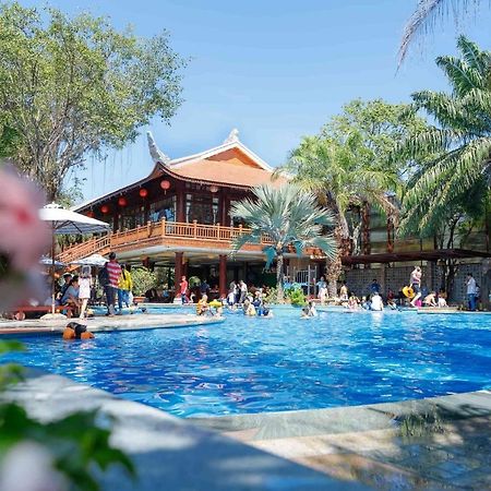Phuong Nam Resort Thuan An Exterior photo